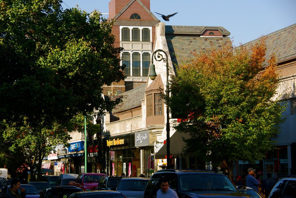 Jackson Heights, NY - File:Jackson Heights NY 82nd Street.jpg - Wikipedia