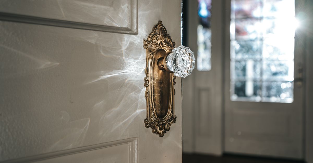 deadbolt installation — College Point Locksmith